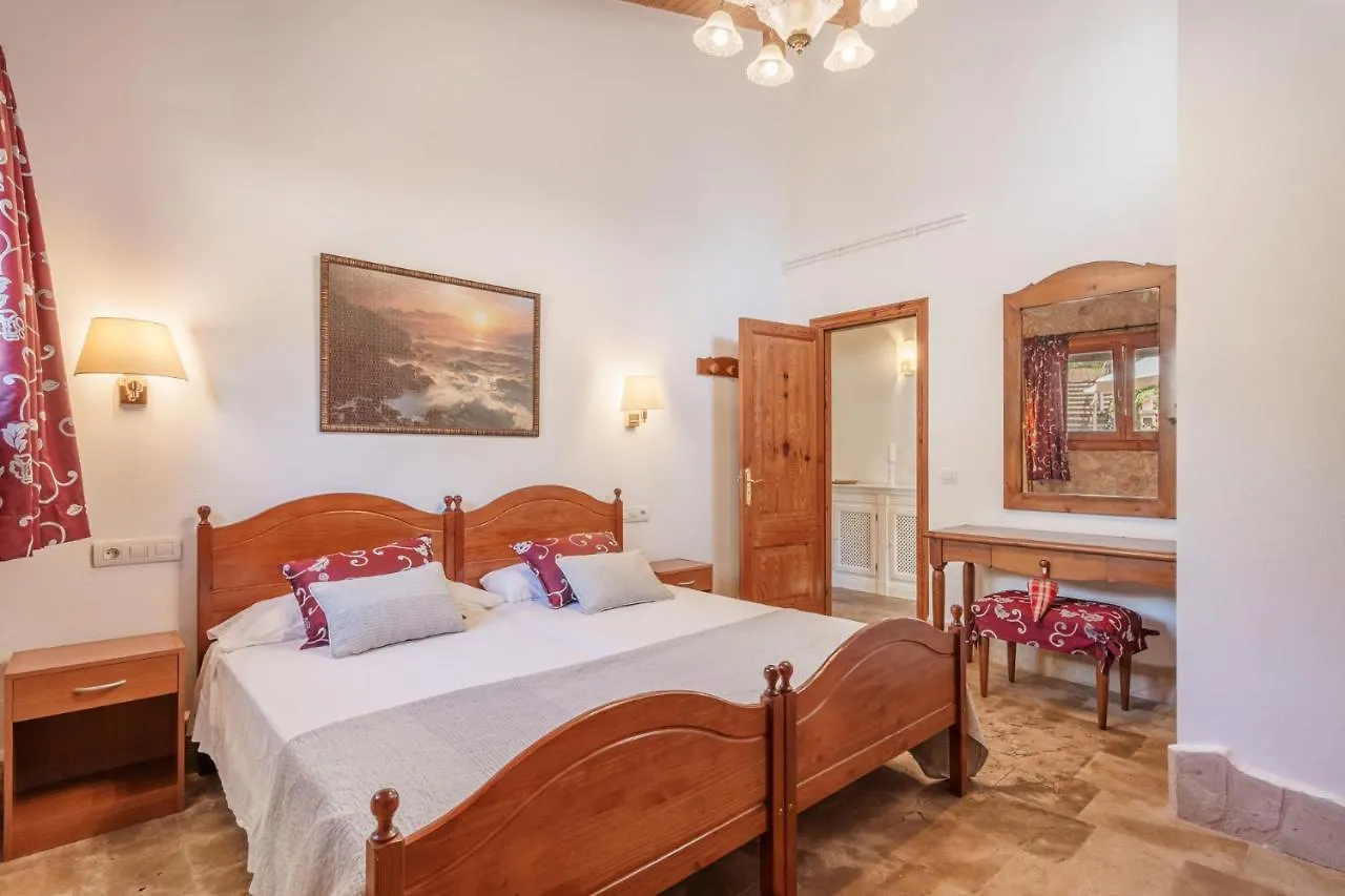 Son Monserrat, Petra  Villa
